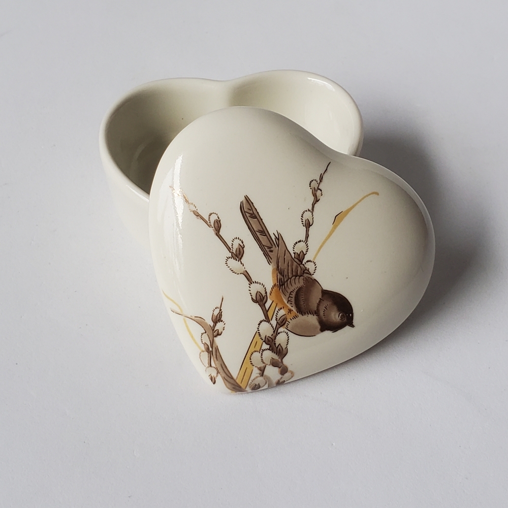 Otagiri Heart-Shaped Lidded Trinket Box Bird & Pussywillows Vintage Japan